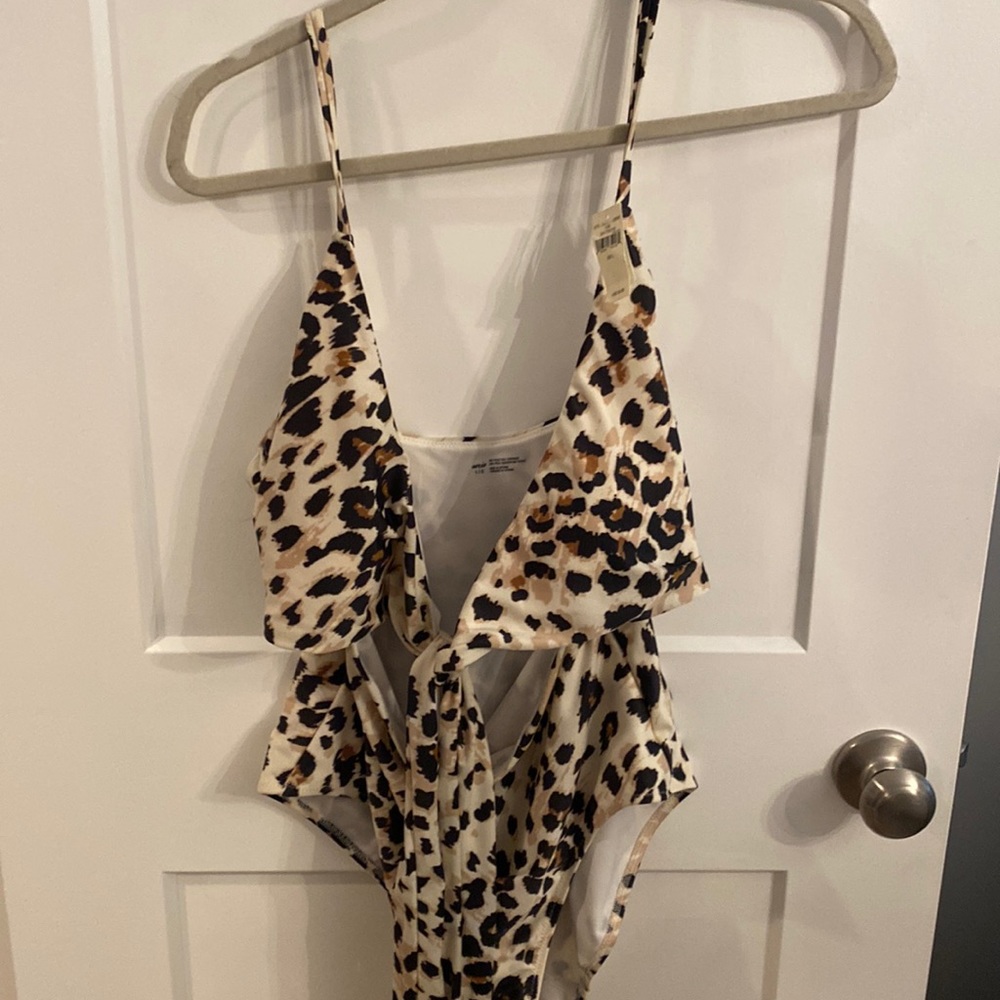 Aerie bathing suit NWT. Adjustable straps wrap top
